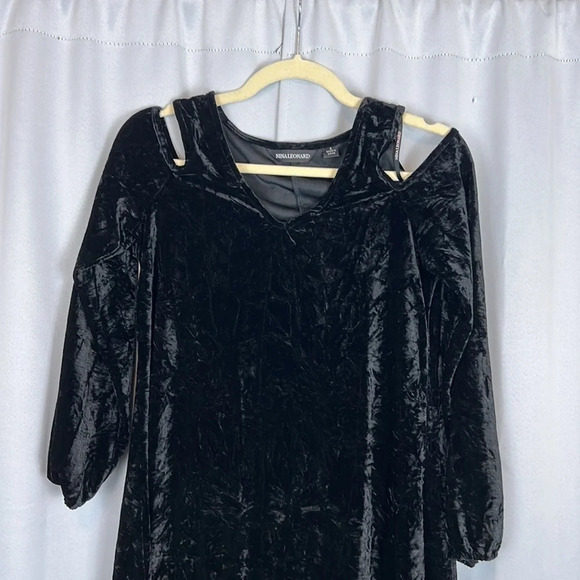 NWT Nina Leonard Cold Shoulder Velvet Black Dress Size Small - Picture 3 of 7